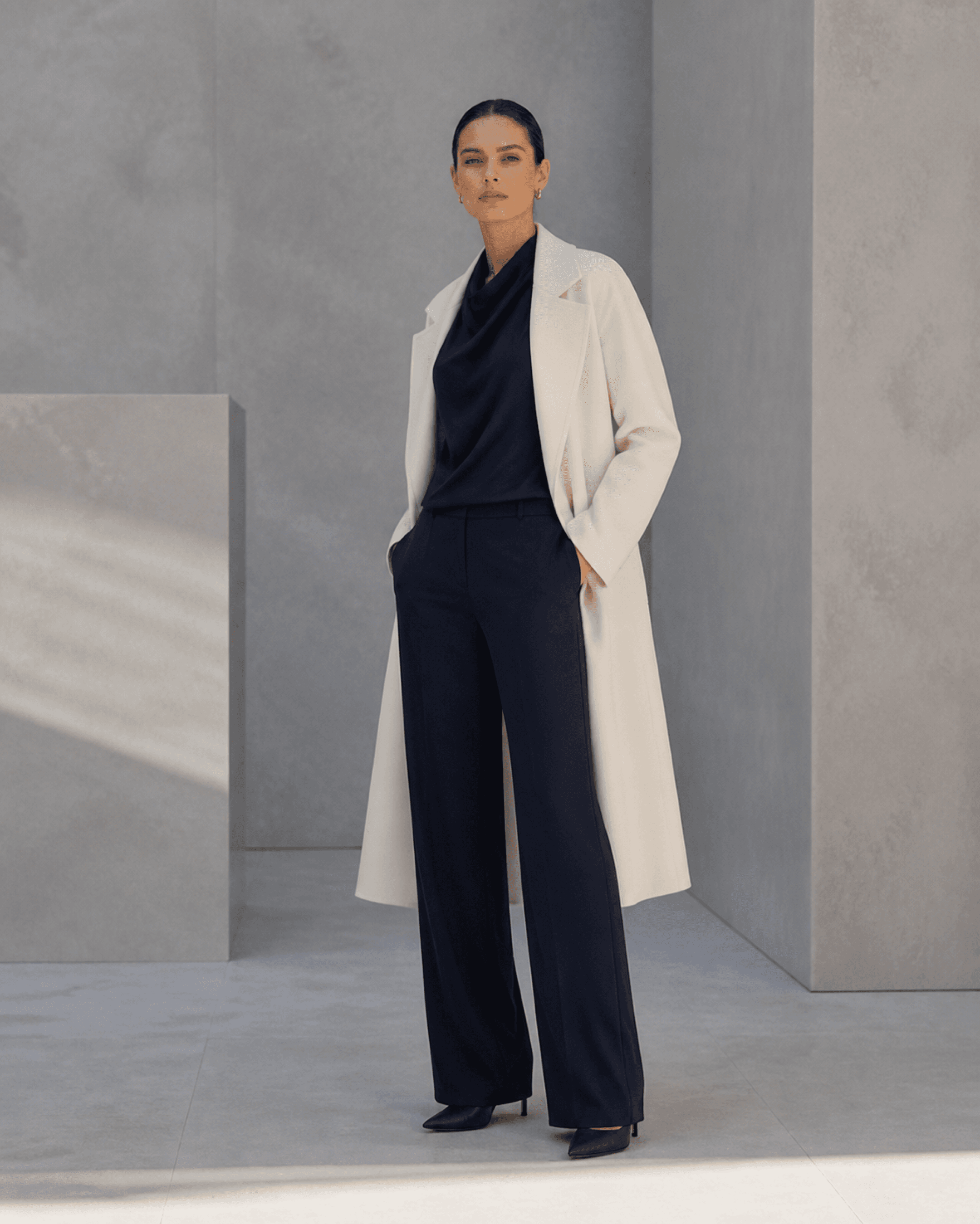 D' LAVOR women's campaign in architectural light